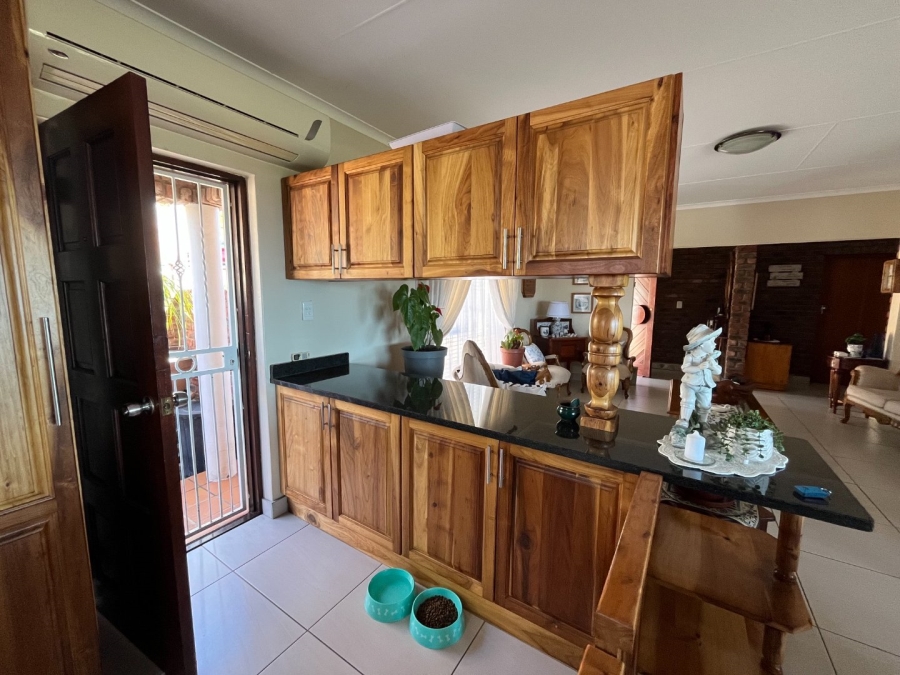 4 Bedroom Property for Sale in Hartenbos Heuwels Western Cape